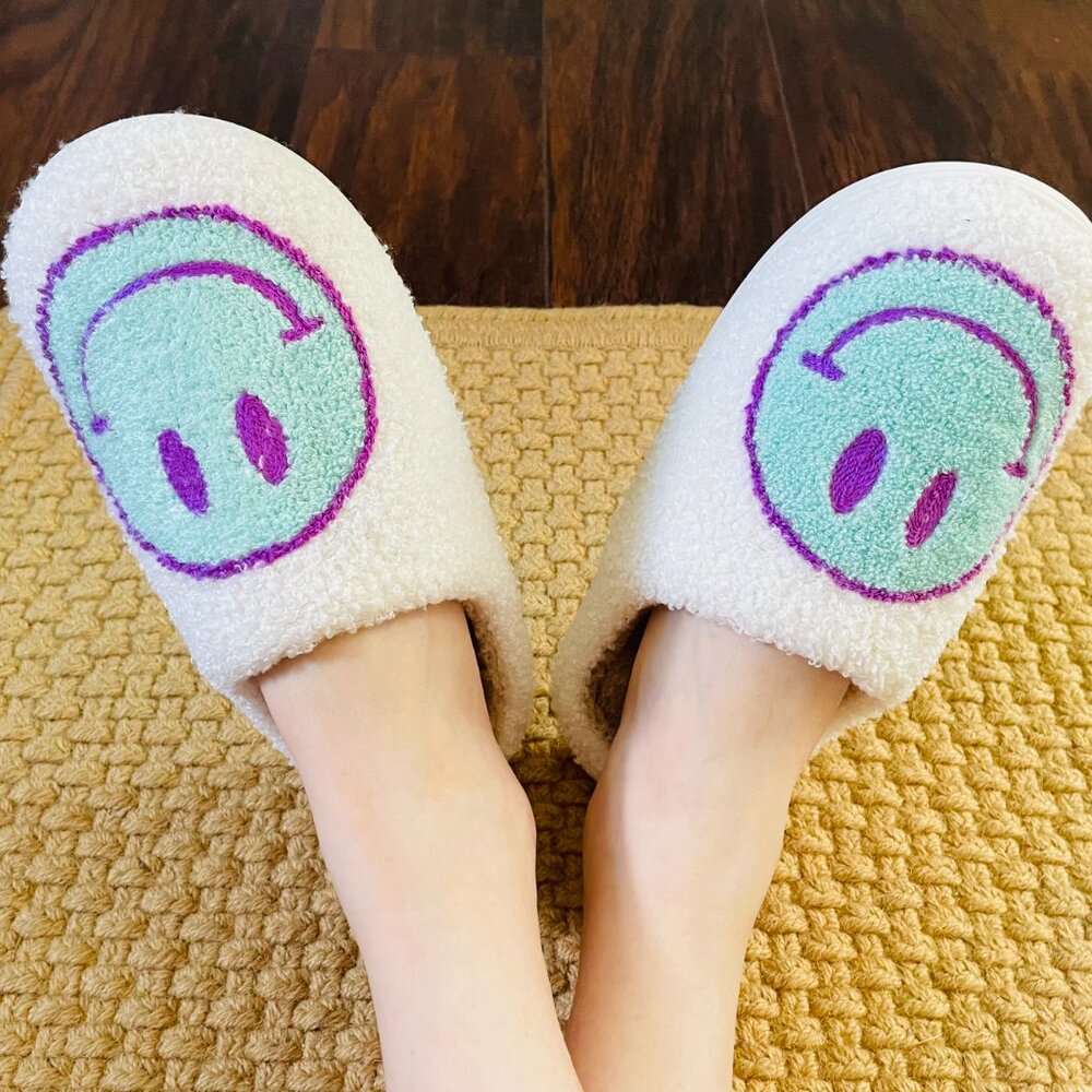 BLUE/PURPLE Womens Smiley Face Indoor Slippers/Comfy & Cozy slipper/Christmas